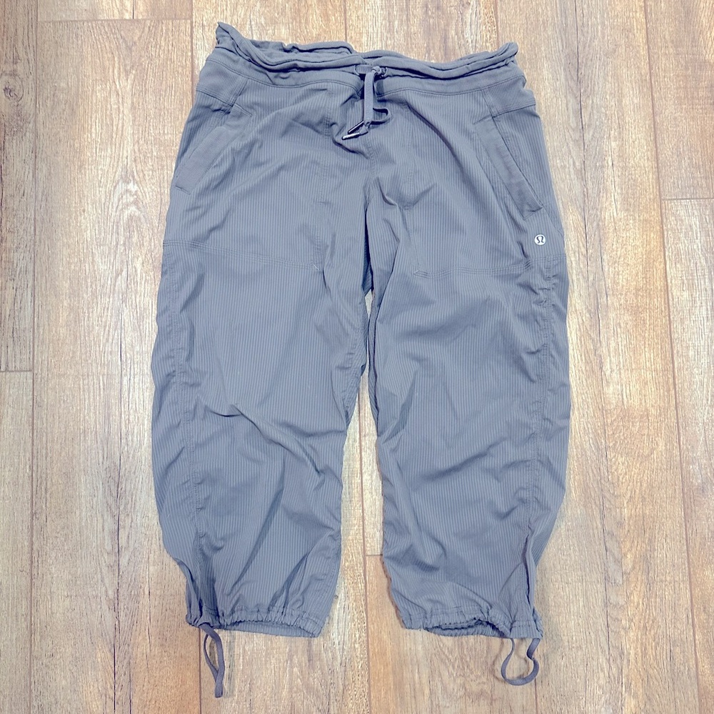 Lululemon cropped Jogger pants